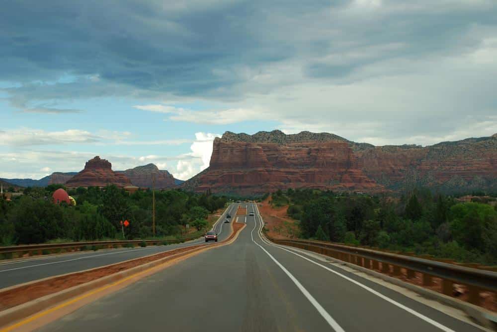 how far is sedona az from phoenix